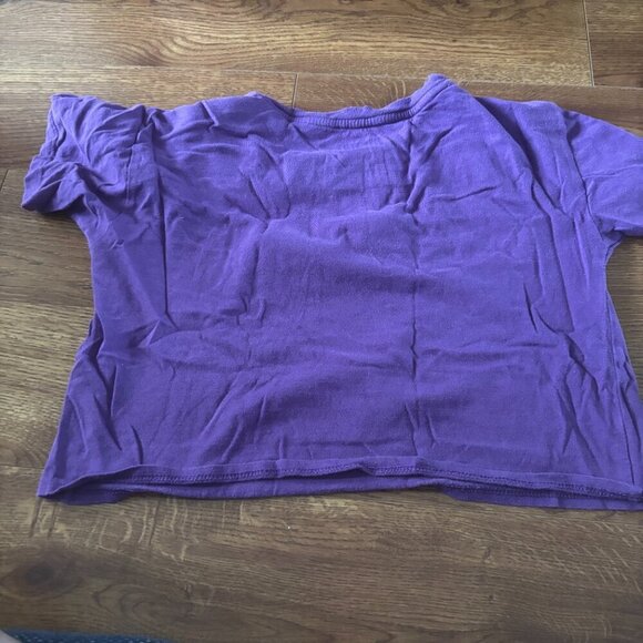 Disney Villains graphic short sleeve cropped tee in size M - Picture 2 of 4